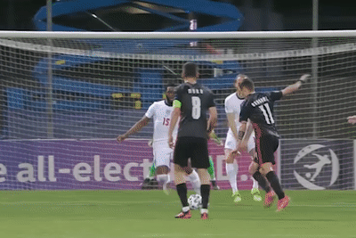 Cu sut xa loai U21 Anh o phut 90+1 hinh anh