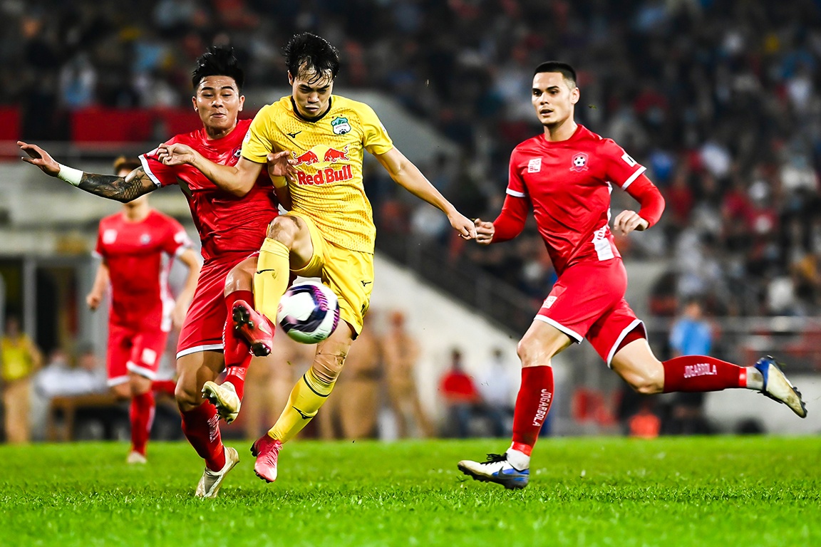 Highlights Hai Phong - HAGL: Doi khach giu ngoi dau bang hinh anh