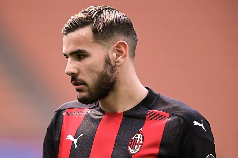 Hau ve Milan mac sai lam ngo ngan hinh anh