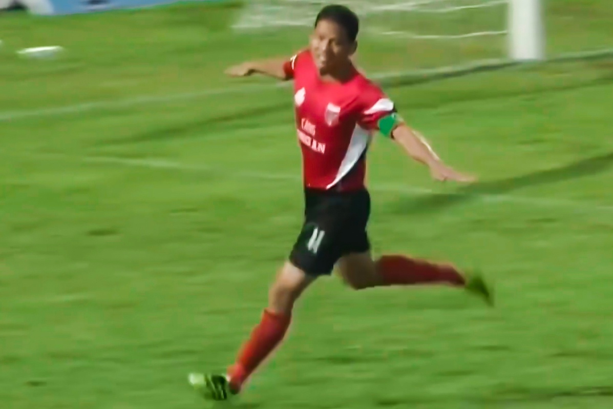 Anh Duc dua CLB Long An len ngoi nhi bang giai hang Nhat hinh anh