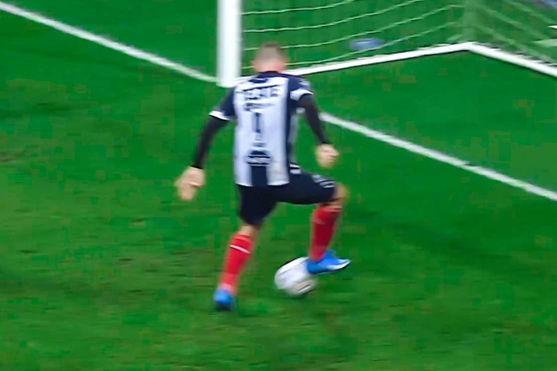 Tien dao 9 trieu euro dem chech khung thanh o cu ly 2 m hinh anh