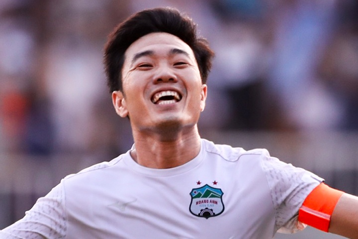 Xuan Truong ghi ban dau tien o V.League 2022 hinh anh