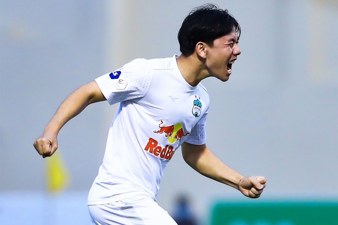 Minh Vuong sut xa tung luoi CLB Thanh Hoa hinh anh