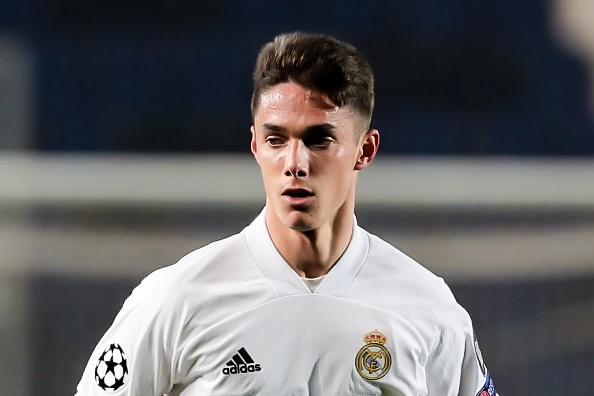 Tai nang tre Real ghi ban tu giua san hinh anh