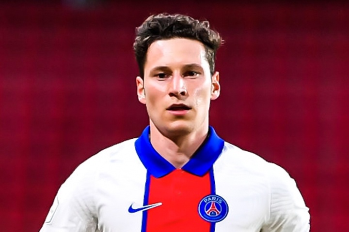 Sao PSG tang bong trong vung cam doi thu hinh anh