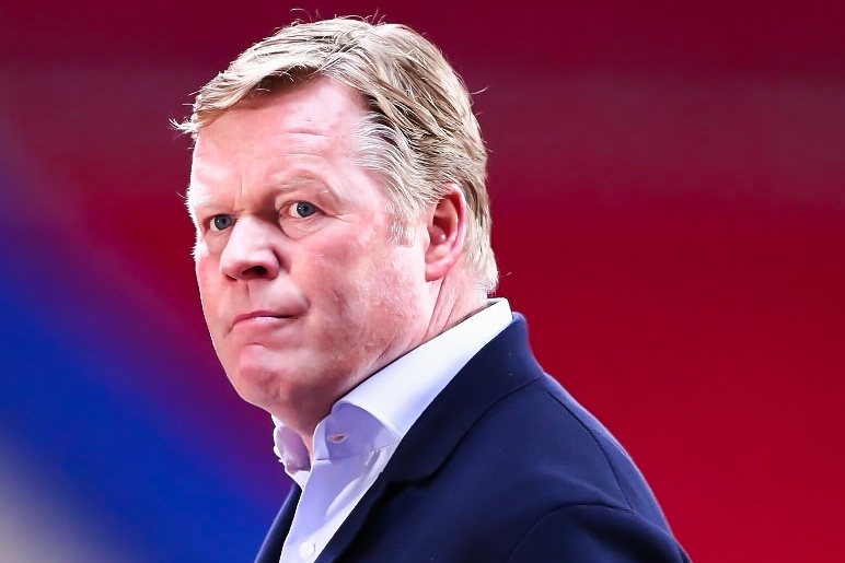 Koeman len tieng sau vu chi trich Chu tich Barca hinh anh