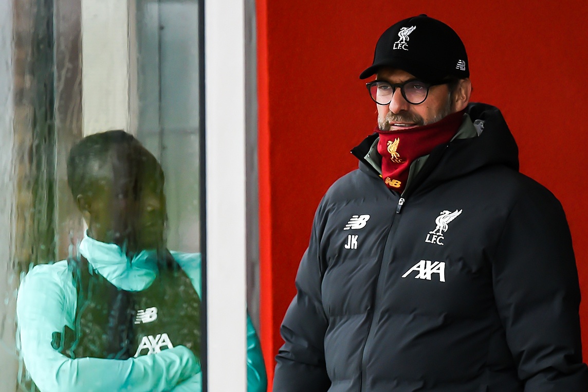 Klopp: 'Toi khong co thoi gian de giai thich voi Mane' hinh anh