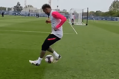 Neymar gay bong kieu Sombrero va dut diem o goc 0 do hinh anh