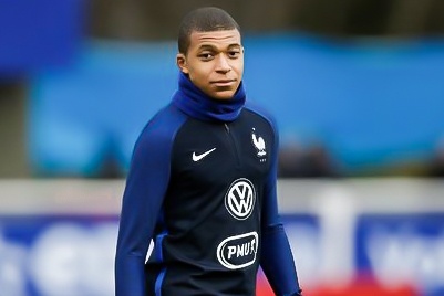 Mbappe lien tuc ghi ban khi dau tap doi khang hinh anh