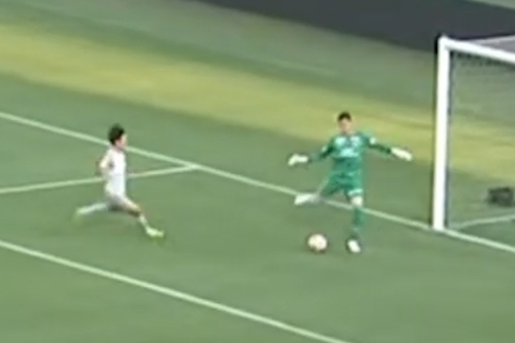 Van Lam xu ly binh tinh khi bi ap sat hinh anh