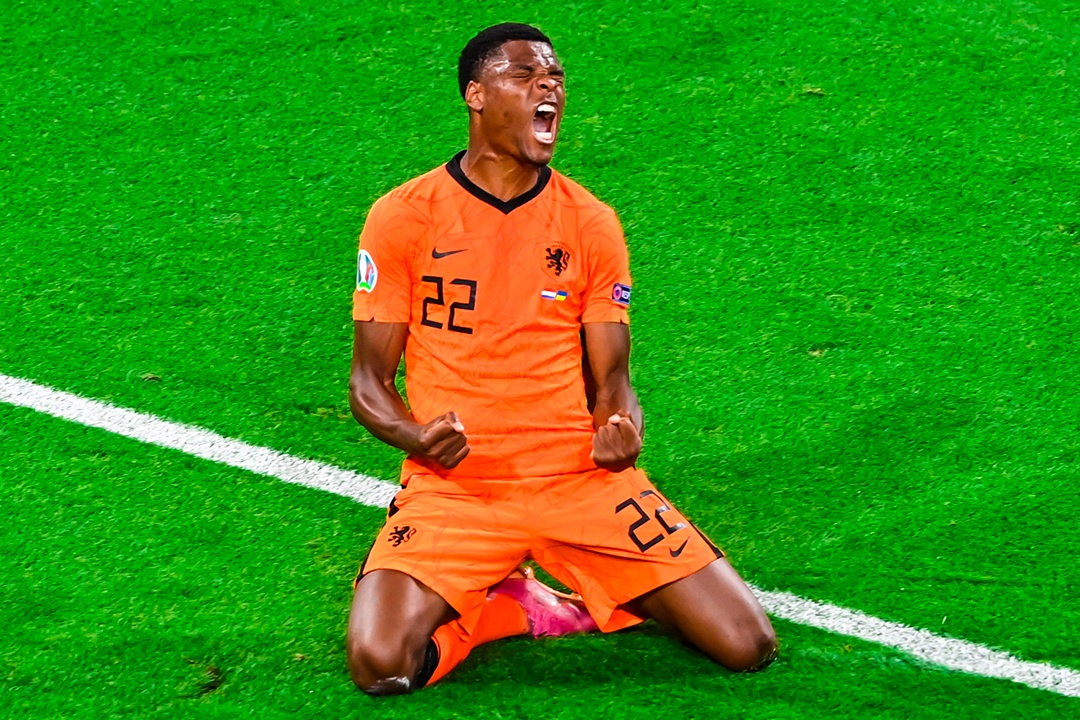 Video Ha Lan - Ukraine: Nguoi hung phut 85 hinh anh