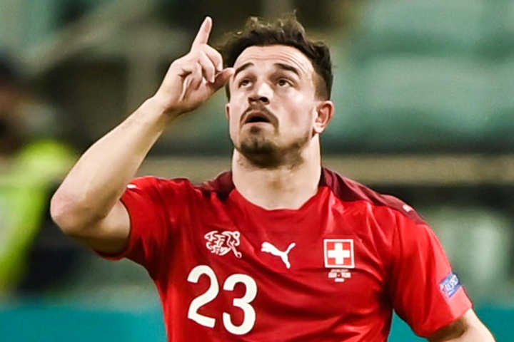 Video Thuy Si - Tho Nhi Ky: Sao Liverpool sut xa ghi ban hinh anh