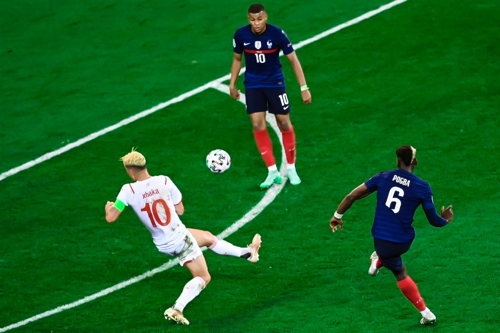 Video Phap - Thuy Si: Sieu pham cua long cua Pogba hinh anh