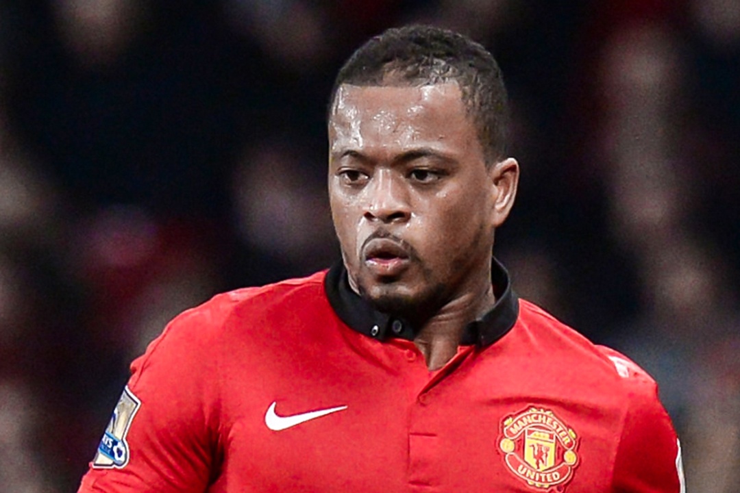 Evra: 'Lan cuoi tuyen Anh vo dich, khung long van con song' hinh anh