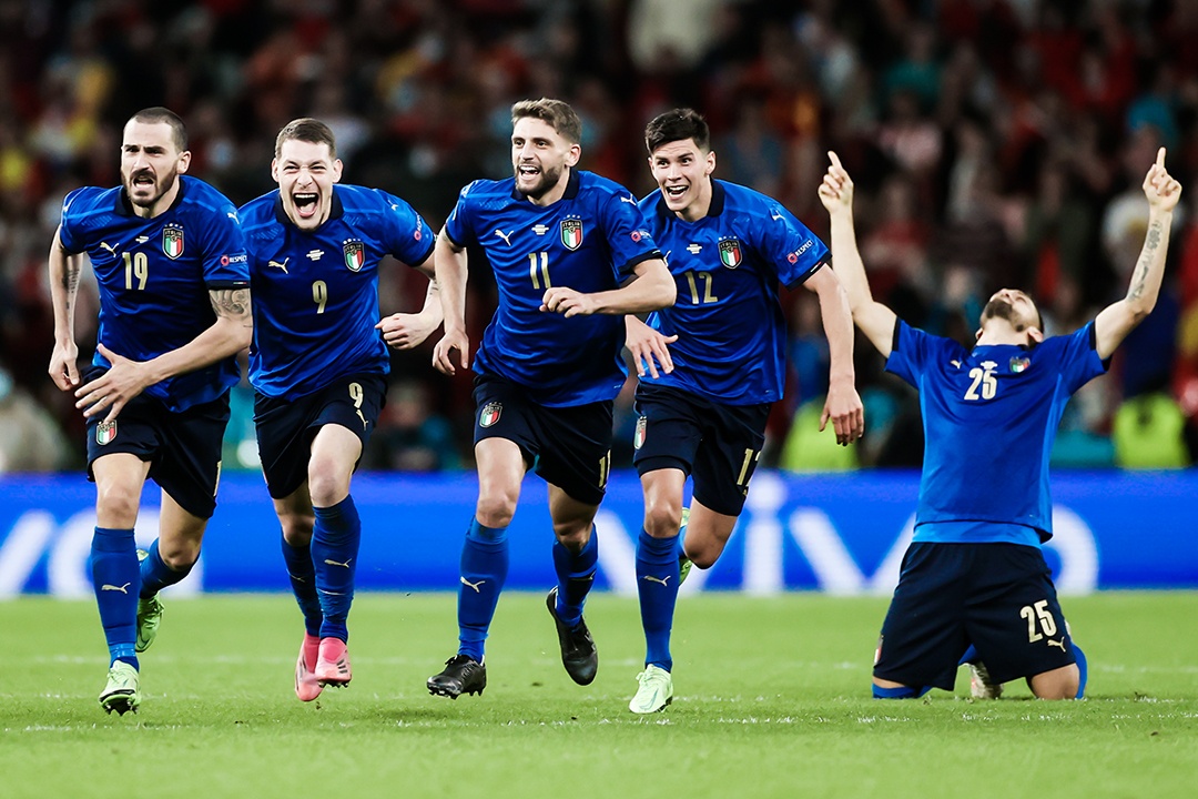 Video Italy 1-1 Tay Ban Nha: Chien thang tren cham luan luu hinh anh