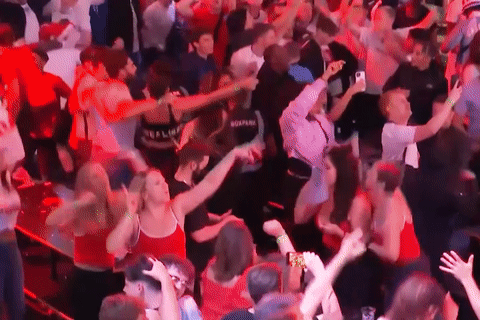 Cam xuc trai nguoc cua CDV Anh khi chung kien ban quyet dinh hinh anh