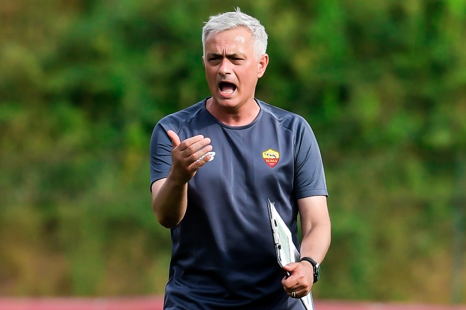 Mourinho lan dau chi dao buoi tap o AS Roma hinh anh
