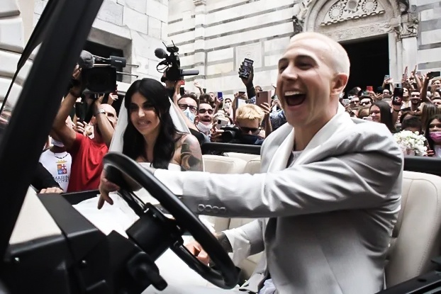 Sao Italy cuoi vo sau khi vo dich Euro hinh anh