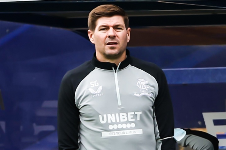 Doi cua Gerrard bi Arsenal go hoa o cuoi tran hinh anh