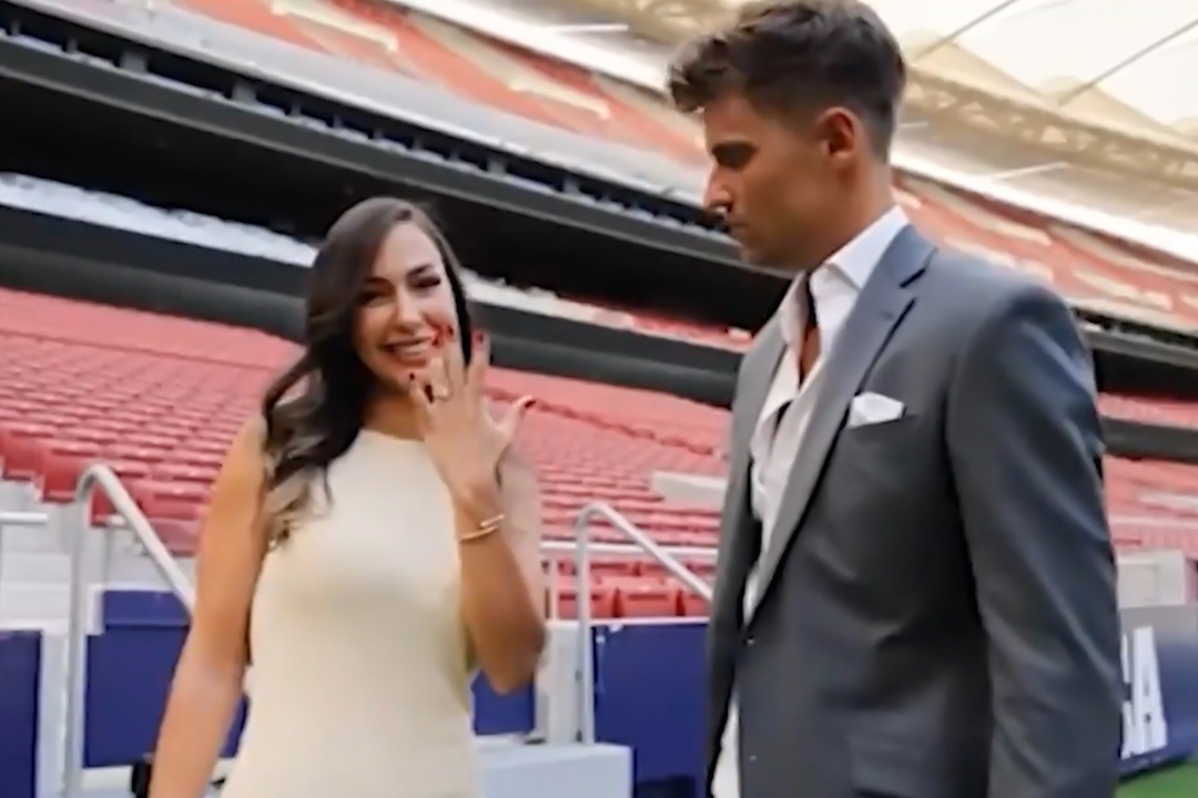 Marcos Llorente cau hon ban gai tren san Wanda Metropolitano hinh anh