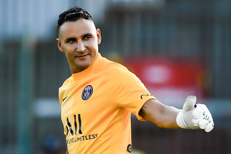 Navas toa sang trong khung go PSG hinh anh