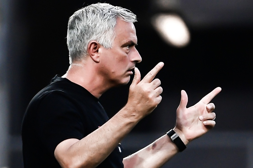 Mourinho thang tran thu ba o Roma hinh anh