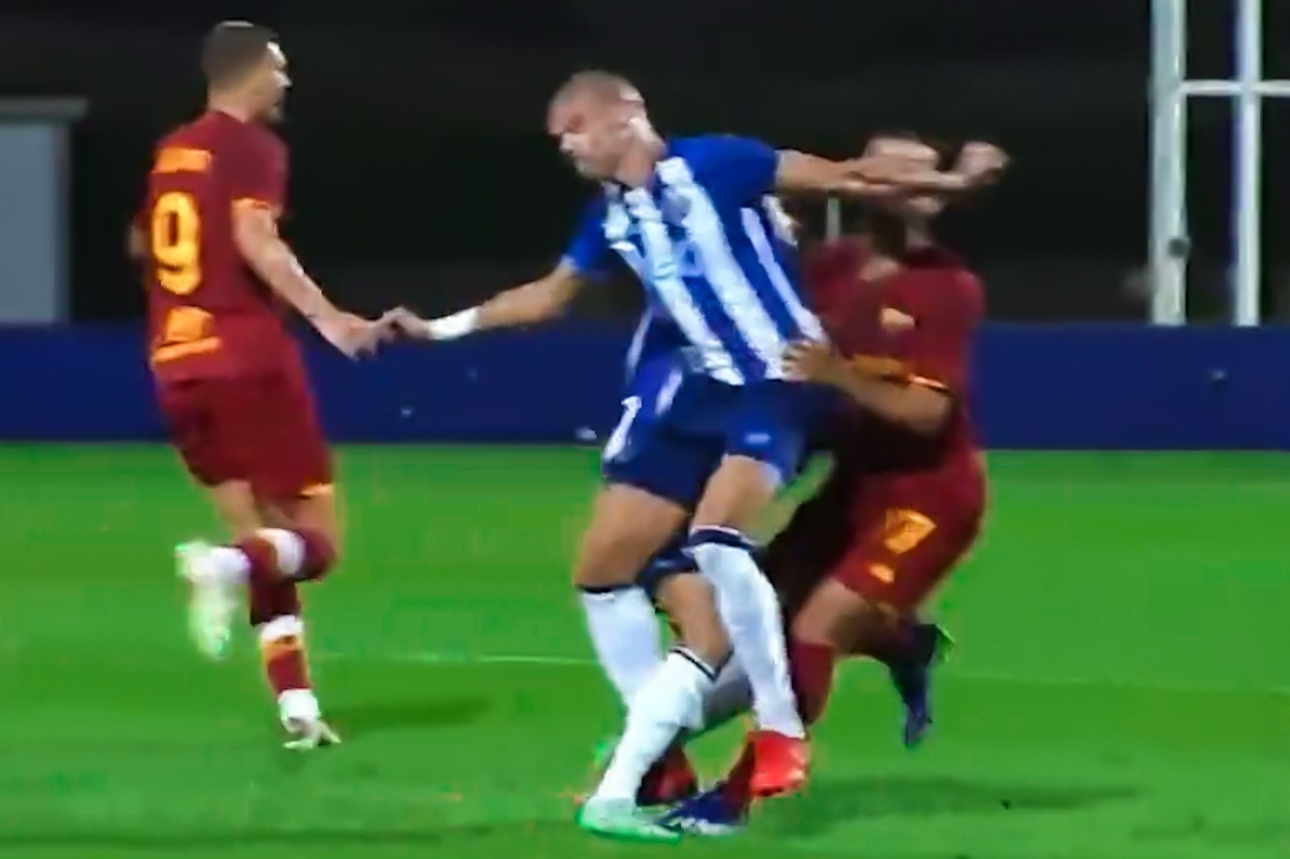 Pepe va pha va cham gay xo xat hinh anh