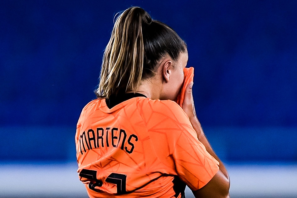 Sao Barca da hong 11 m khien Olympic nu Ha Lan tra gia hinh anh