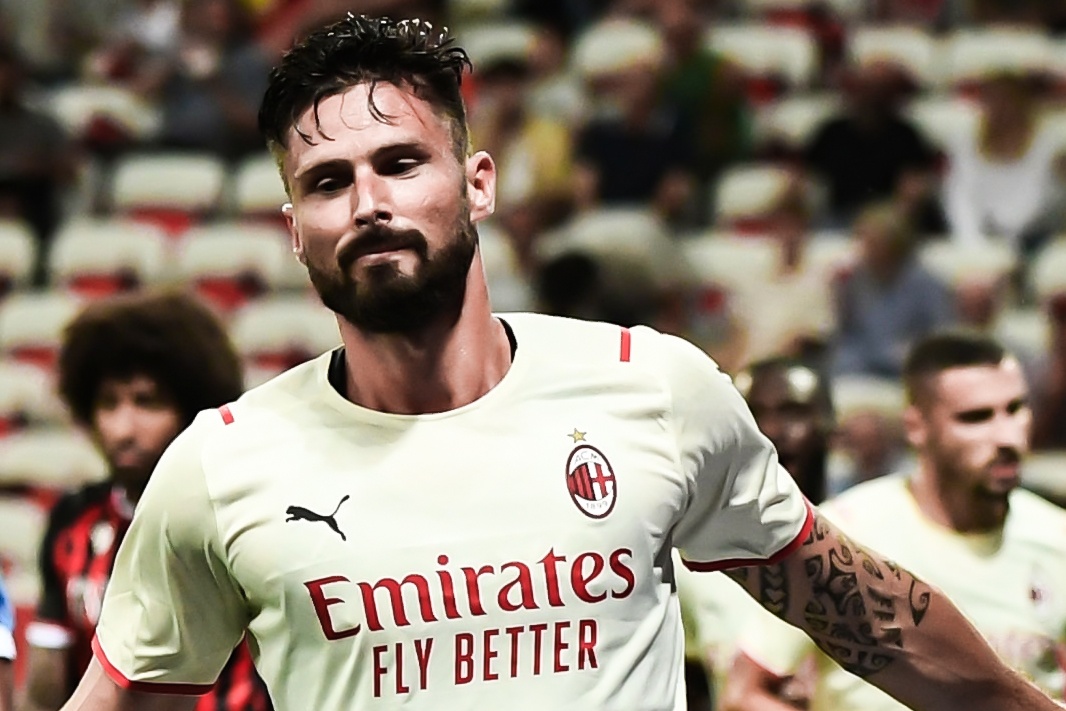 Giroud ghi ban cho Milan o pha cham bong dau tien hinh anh