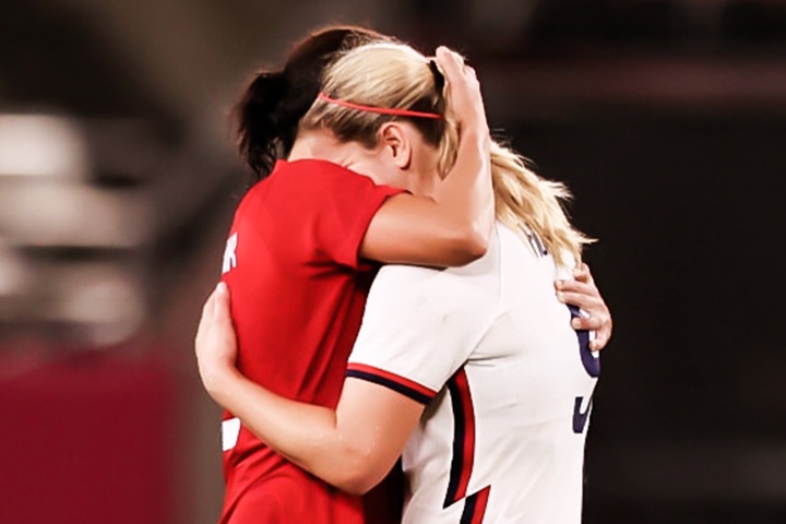 Sai lam khien tuyen bong da nu My vo mong hinh anh