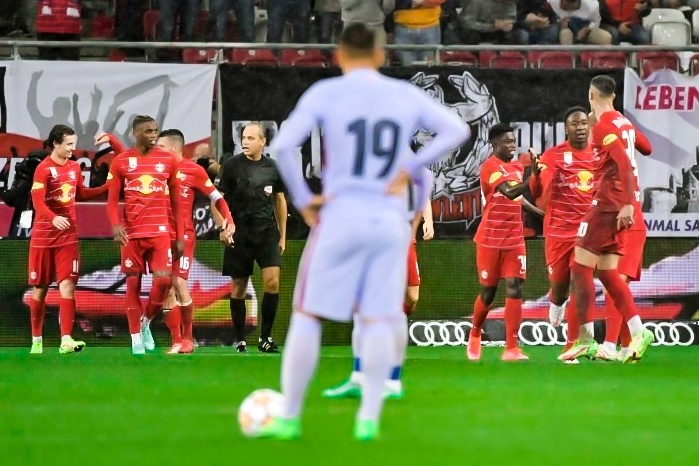 Ban thang phut 90 ha guc Barca hinh anh