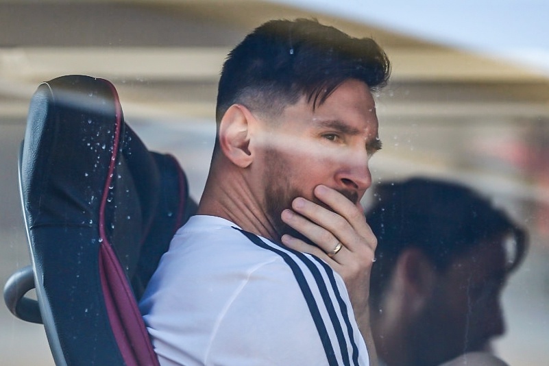 Barca tung video chia tay Messi hinh anh