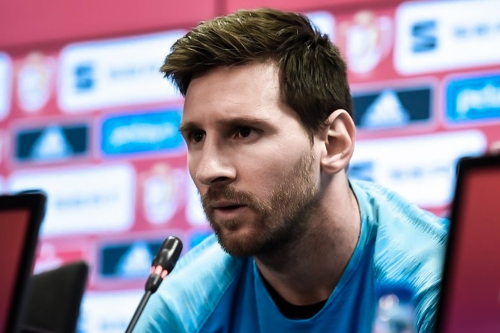 Truc tiep buoi hop bao chia tay Barca cua Messi hinh anh