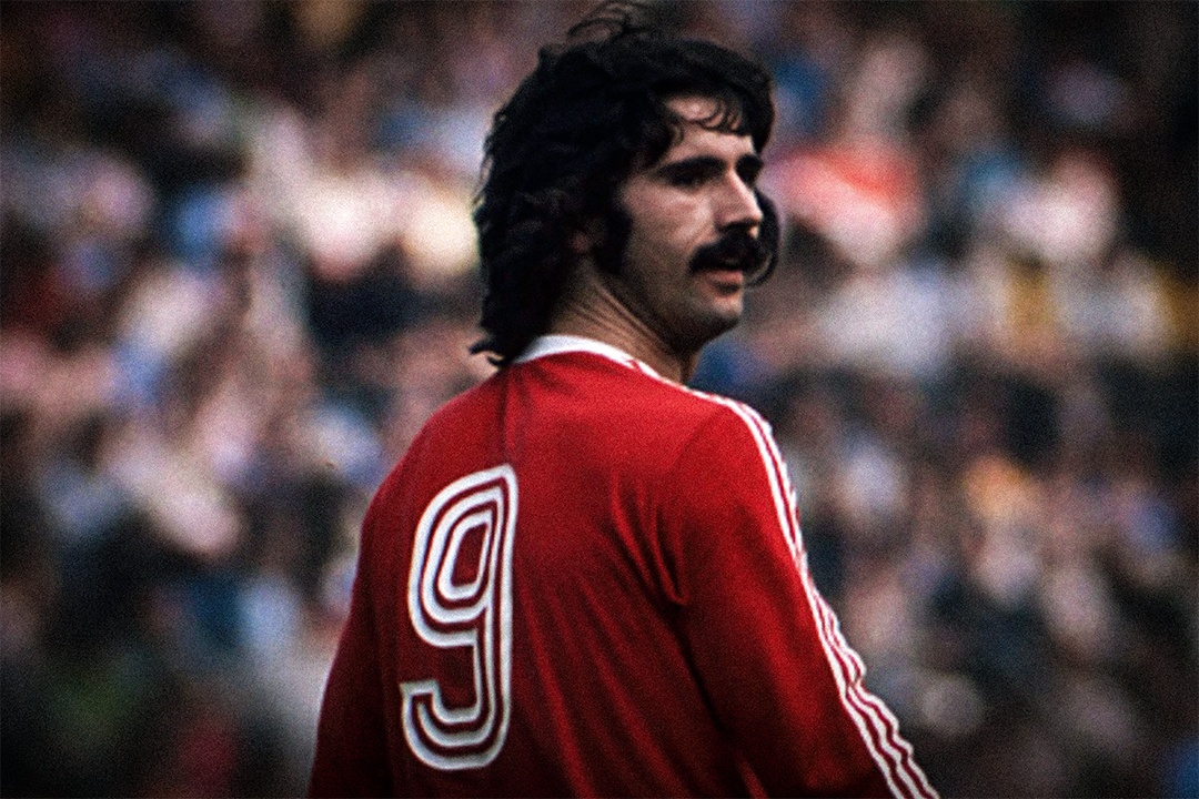 Ky nang san ban cua huyen thoai Gerd Muller hinh anh