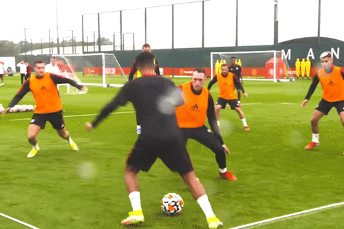 Sancho bieu dien ky thuat o buoi tap cua MU hinh anh