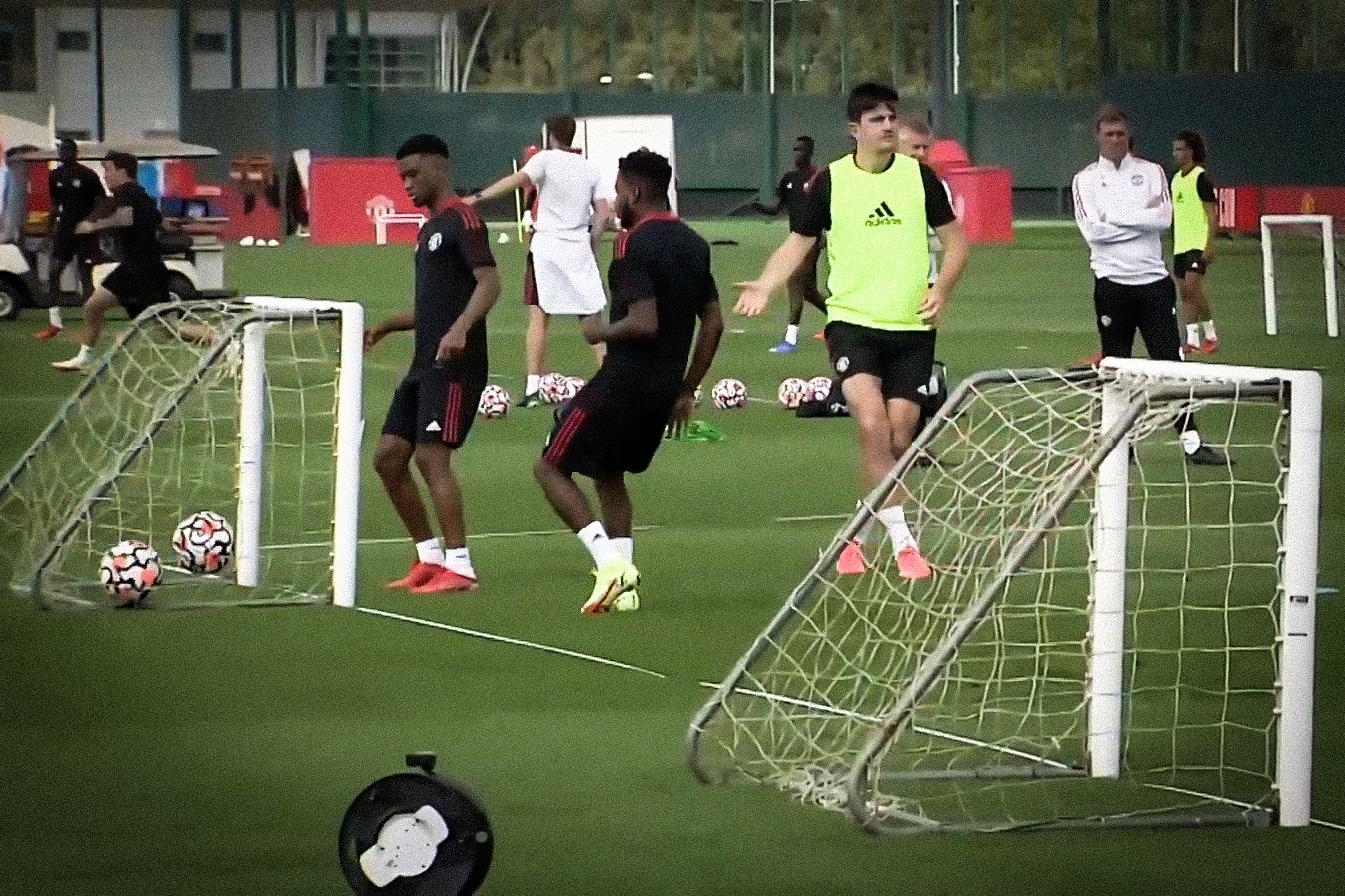 Bai tap voi 4 khung thanh cua Man United hinh anh