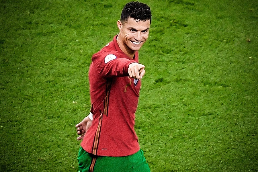 Ronaldo sap co 3 tran de pha ky luc ghi ban the gioi hinh anh