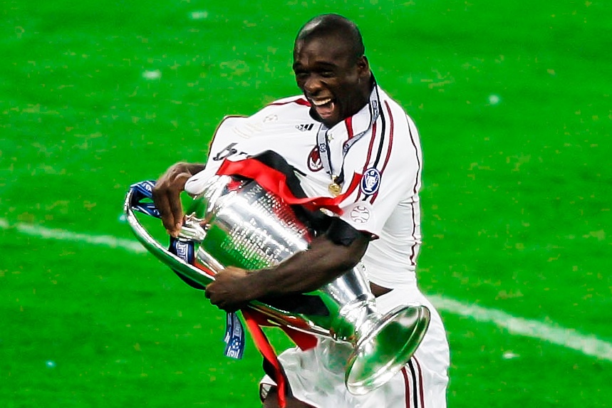 Huyen thoai Champions League the hien ky nang da phat o Soccer Aid hinh anh