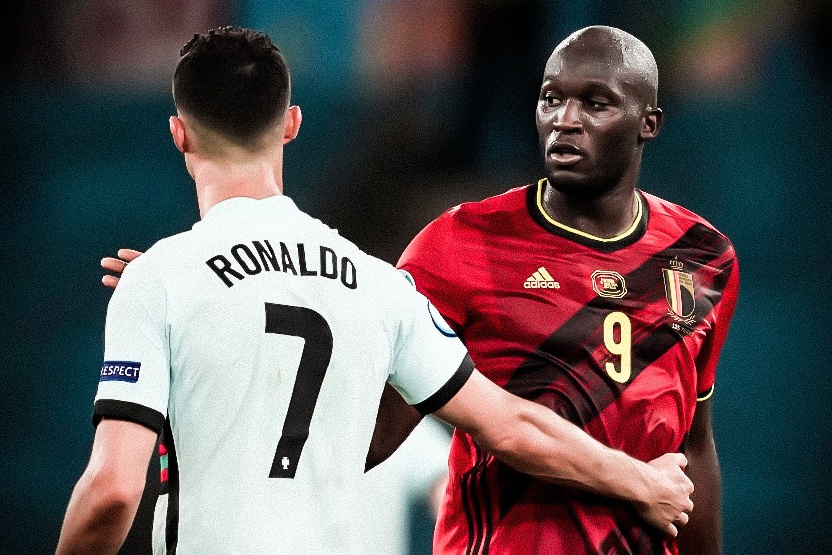 Lukaku: 'Dung bao gio so sanh toi voi Ronaldo' hinh anh