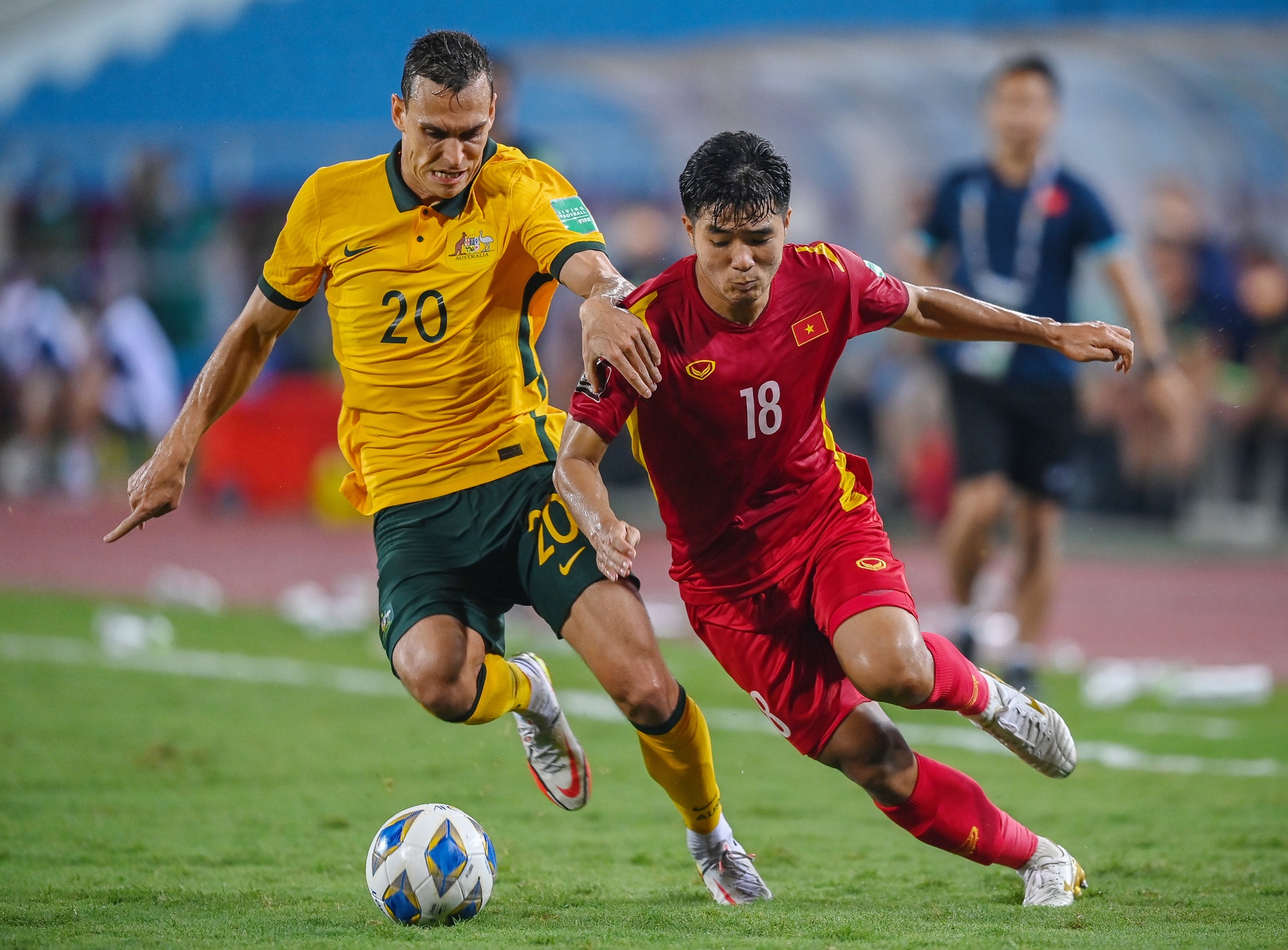 Highlights vong loai World Cup: Viet Nam 0-1 Australia hinh anh