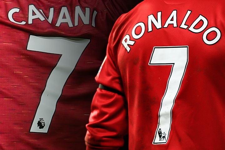 Ronaldo dien cho Cavani de xin lai ao so 7 hinh anh