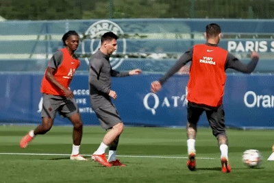 Messi the hien ky thuat danh got o PSG hinh anh