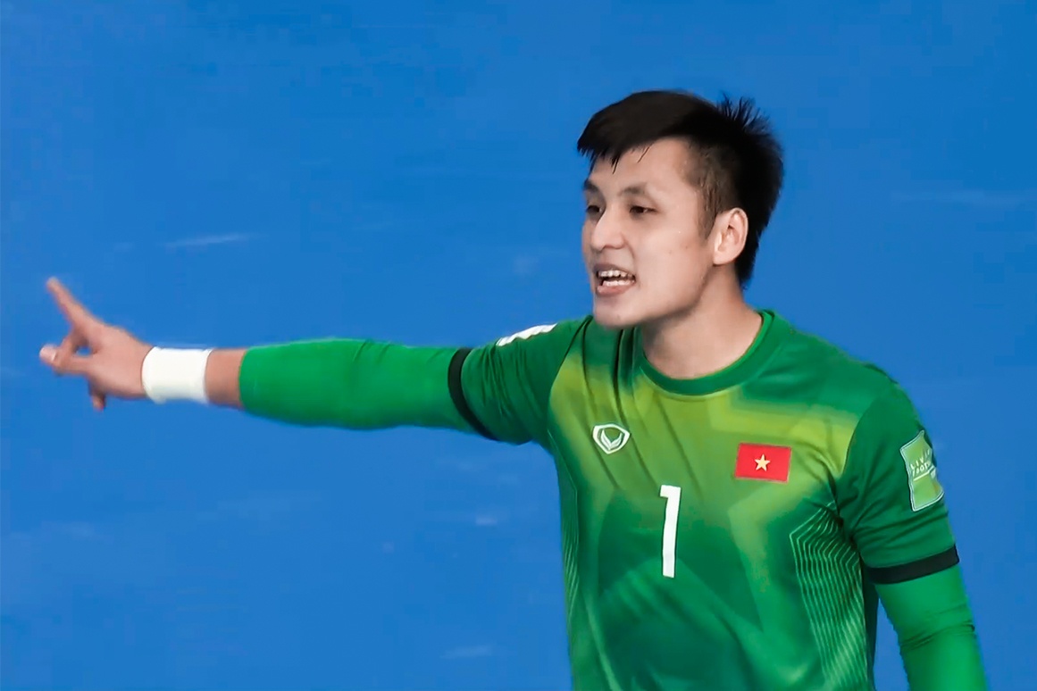 Man trinh dien xuat than cua Ho Van Y truoc futsal Panama hinh anh