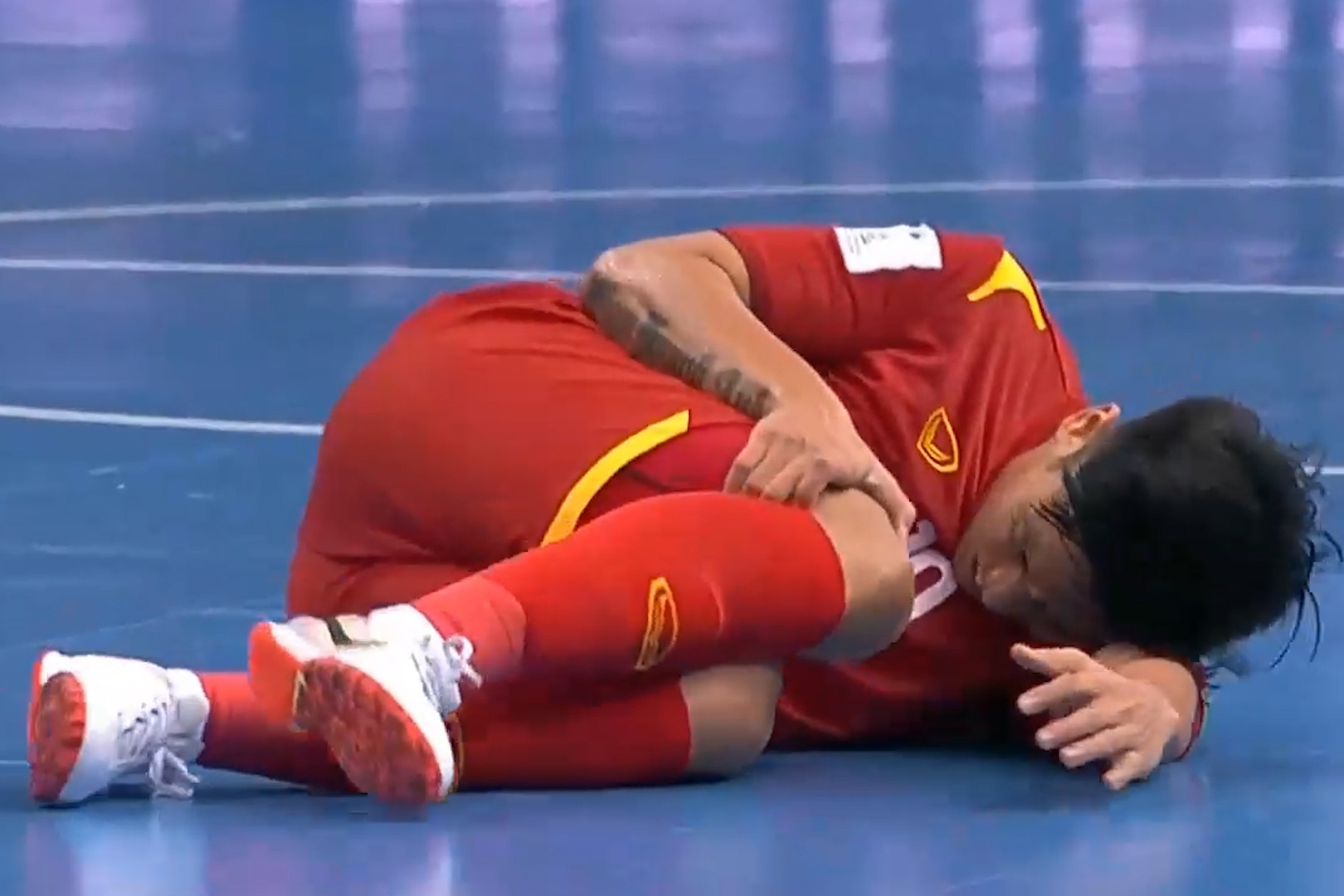 Tuyen thu futsal Viet Nam dinh chan thuong nang hinh anh