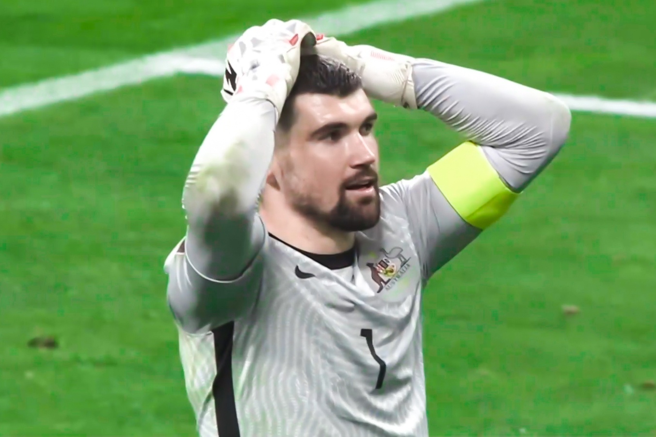 Highlights Nhat Ban - Australia: Ban phan luoi dinh doat tran dau hinh anh