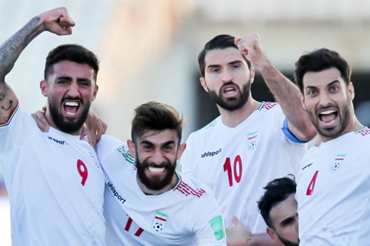 Iran thang nguoc nho 2 ban trong 5 phut bu gio hinh anh