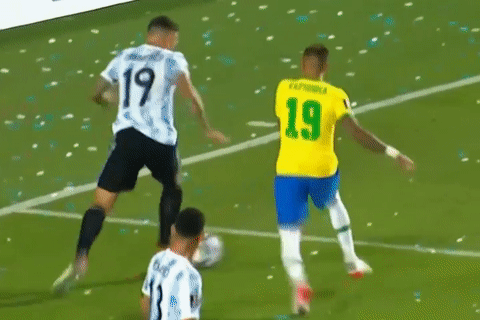 Pha bong khien tien dao Brazil phai khau 5 mui hinh anh