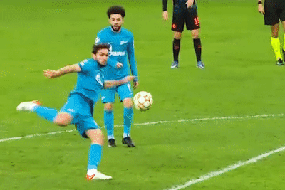 Cu volley khien Chelsea mat ngoi dau bang o Champions League hinh anh