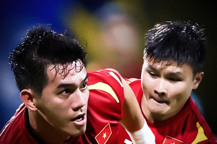Cham diem Viet Nam 4-0 Campuchia: Tien Linh va Quang Hai cao nhat hinh anh
