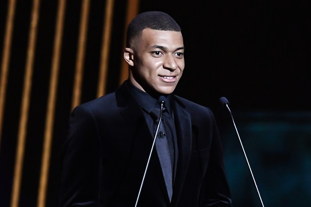 Khoanh khac Mbappe vuot Ronaldo, Messi o Globe Soccer Awards hinh anh